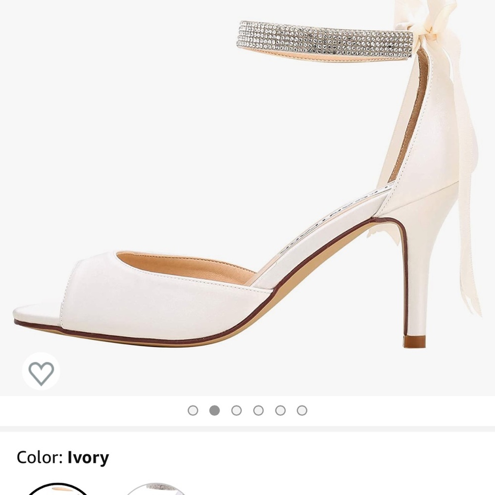 New in box ivory size 6.5 wedding shoes never worn